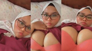 Bokep susu hijab bh pink abg kacamata malaysia